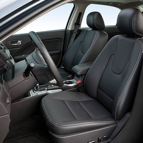 Interior de carro, ambiente fechado propenso a odores